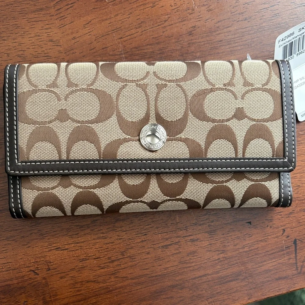 Vintage Coach Hampton Tan and Brown Signature Wallet - Picture 1 of 8